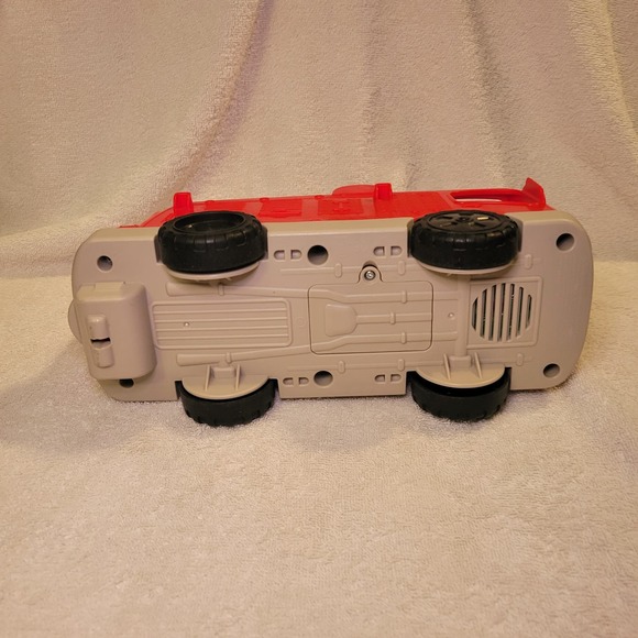 Fisher Price Little People Helping Others Fire Truck w/ Lights & Sounds Tested - Picture 6 of 8